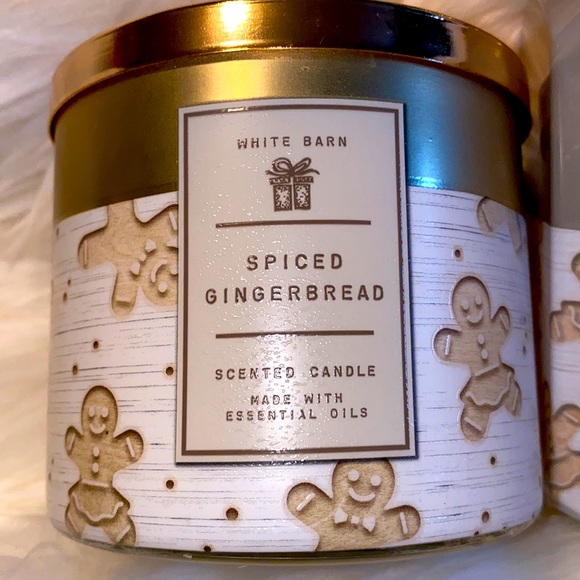 Gingerbread Set Spiced Gingerbread Candle & Merry Cookie Foaming Soap - Picture 2 of 6